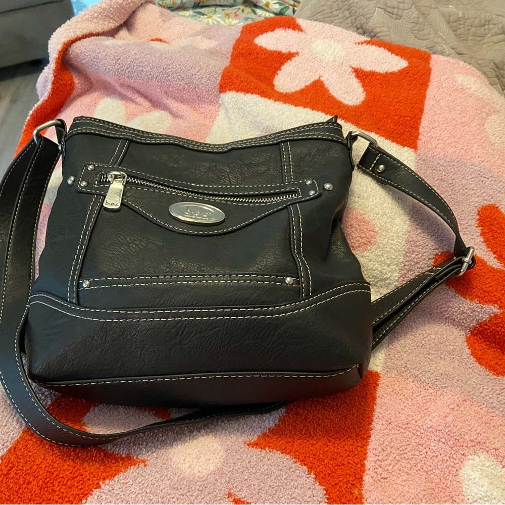 b.o.c. Black Crossbody Bag with Detachable Wristlet Pouch - Picture 2 of 6